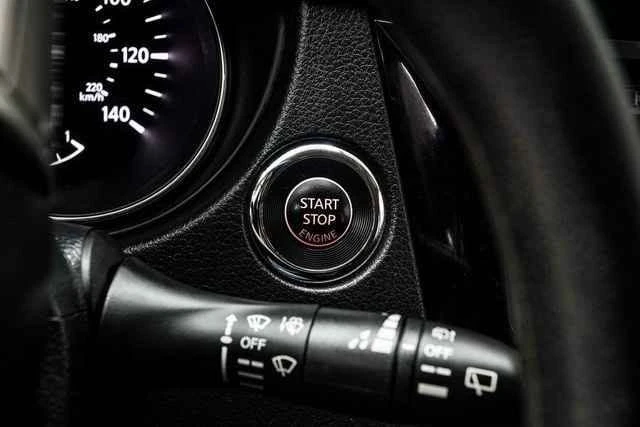 2016 Nissan Rogue - Image 10 of 13
