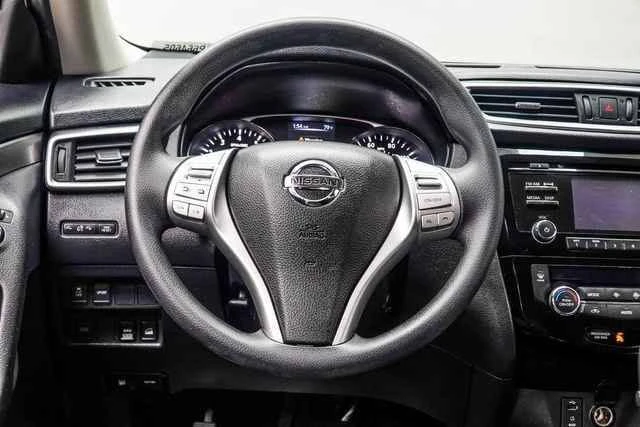 2016 Nissan Rogue - Image 8 of 13