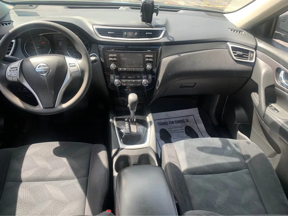 2016 Nissan Rogue - Image 11 of 13