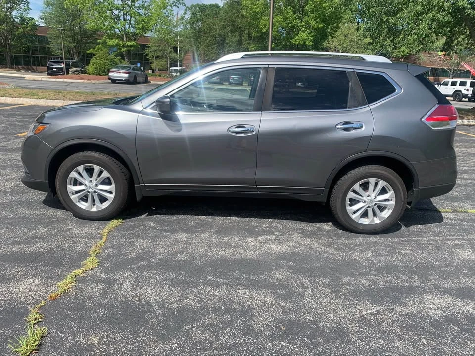 2016 Nissan Rogue - Image 2 of 13