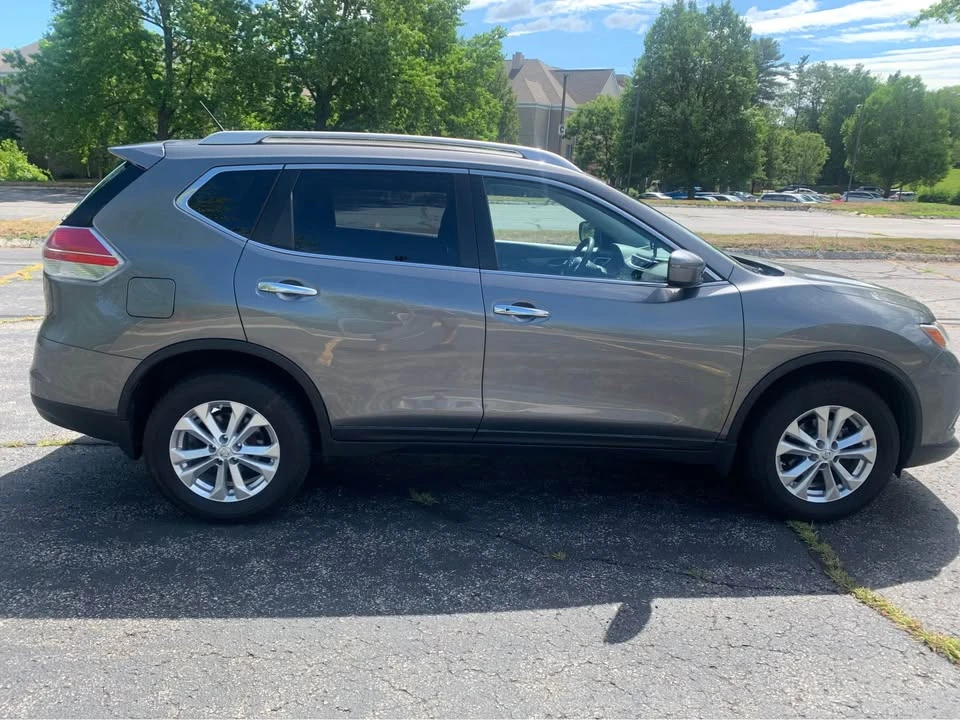 2016 Nissan Rogue - Image 6 of 13