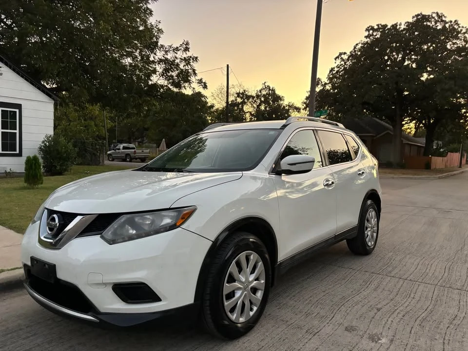 2016 Nissan Rogue - Image 2 of 14