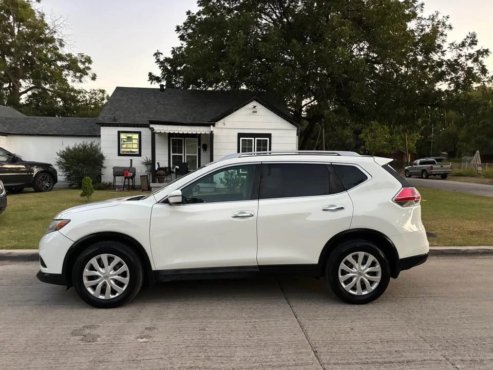 2016 Nissan Rogue - Image 6 of 14