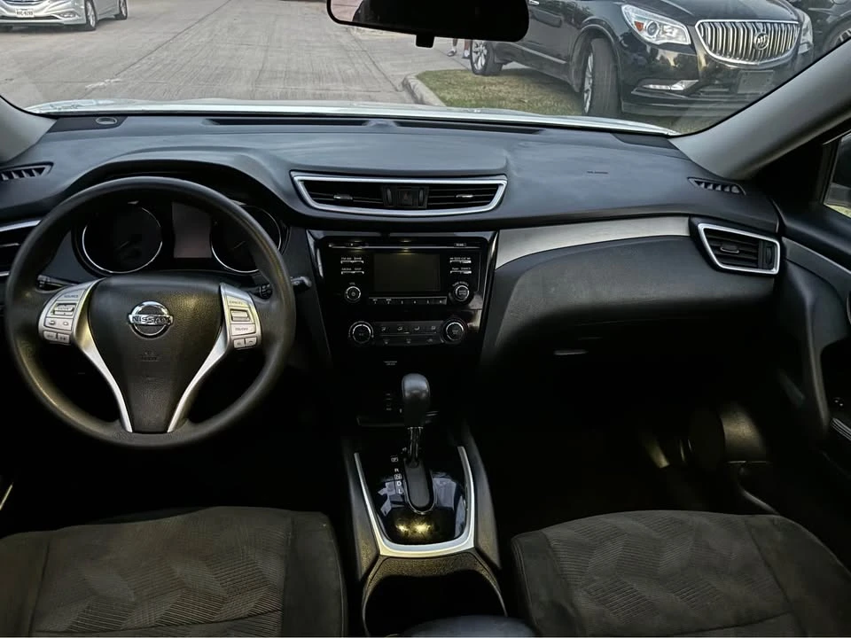 2016 Nissan Rogue - Image 13 of 14