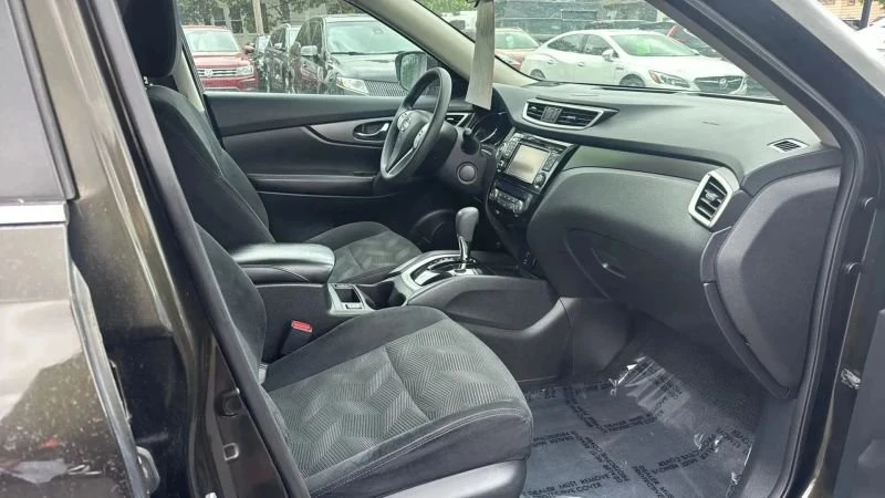 2016 Nissan Rogue - Image 3 of 10