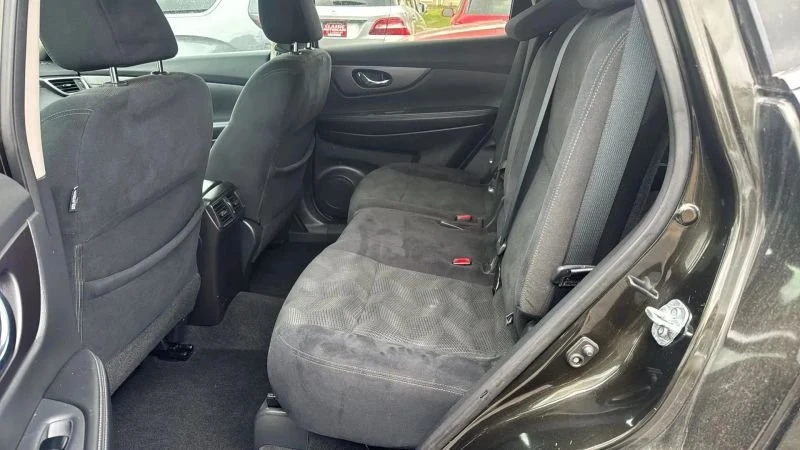 2016 Nissan Rogue - Image 7 of 10