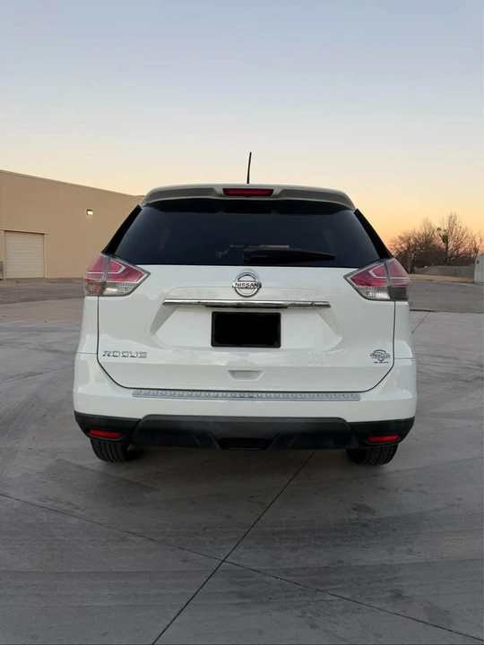 2016 Nissan Rogue - Image 4 of 13