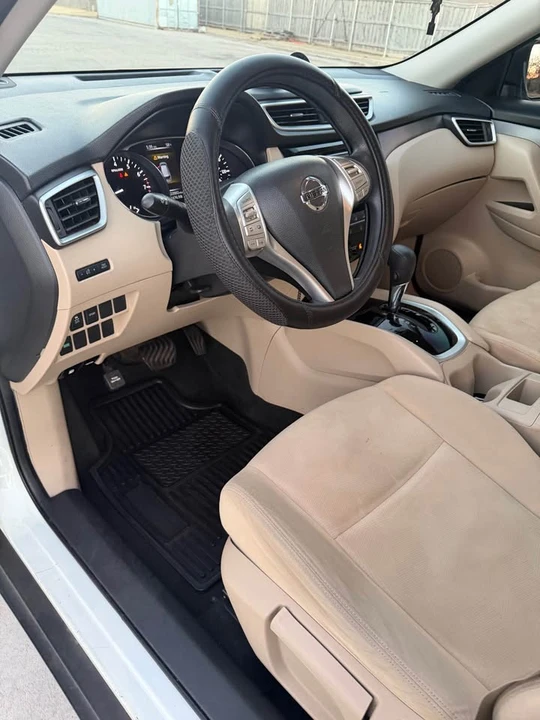 2016 Nissan Rogue - Image 11 of 13