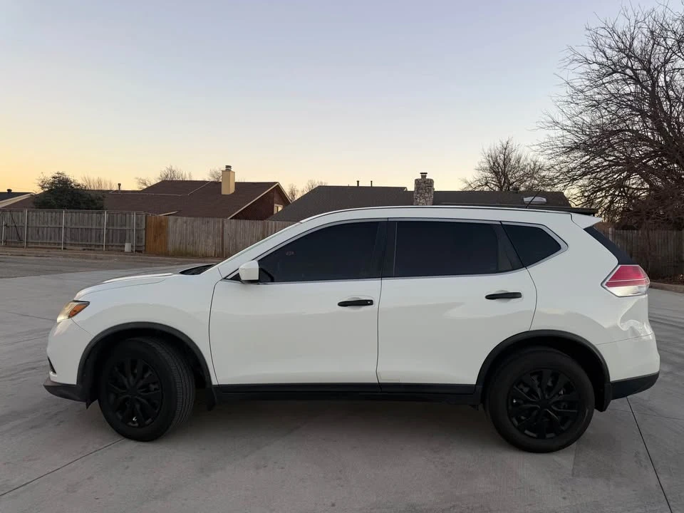 2016 Nissan Rogue - Image 2 of 13