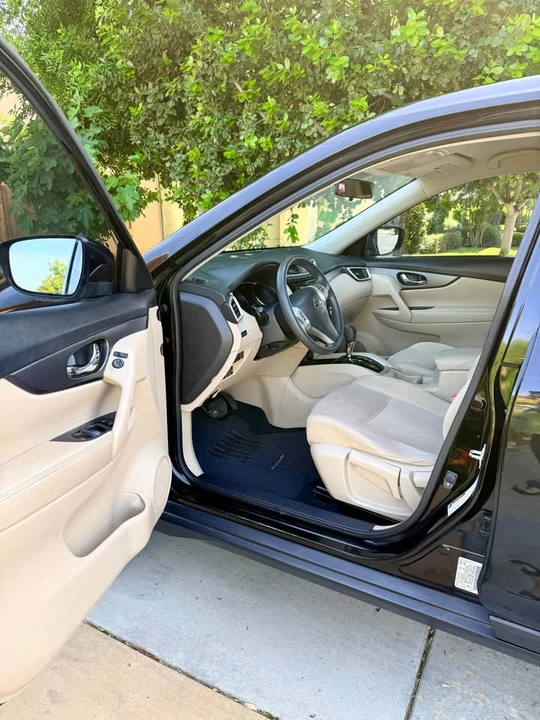 2016 Nissan Rogue - Image 6 of 11