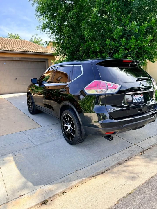 2016 Nissan Rogue - Image 5 of 11