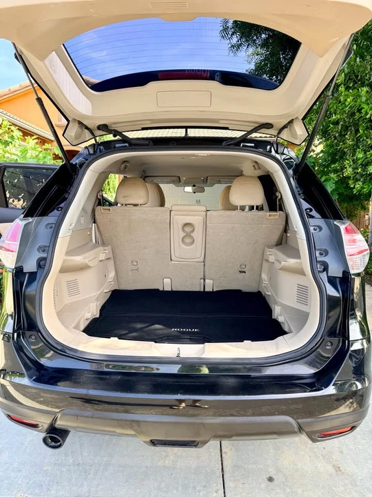 2016 Nissan Rogue - Image 8 of 11