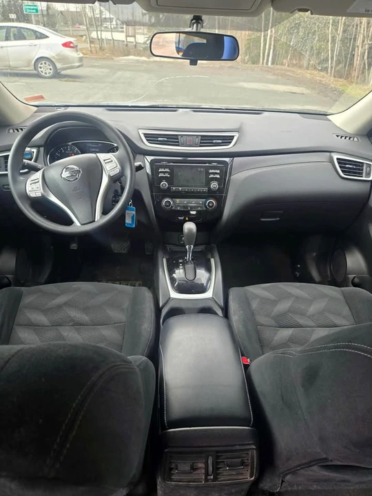 2016 Nissan Rogue - Image 11 of 20