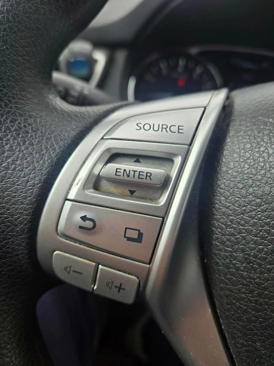 2016 Nissan Rogue - Image 19 of 20