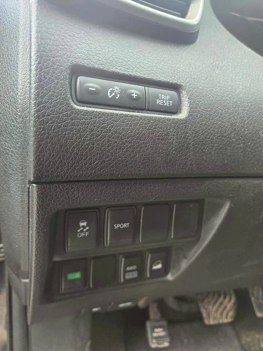 2016 Nissan Rogue - Image 15 of 20