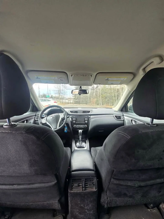 2016 Nissan Rogue - Image 10 of 20