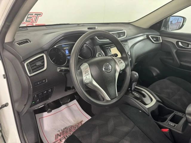2016 Nissan Rogue - Image 10 of 12