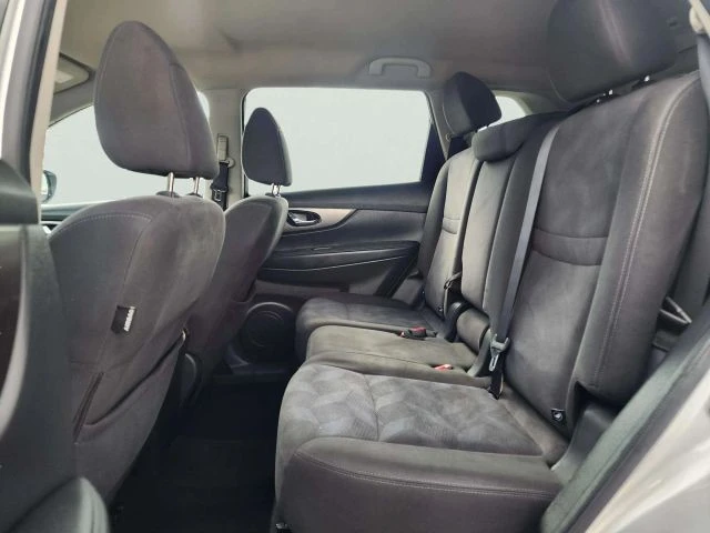 2016 Nissan Rogue - Image 16 of 20