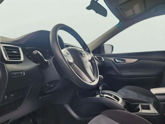 2016 Nissan Rogue - Image 15 of 20