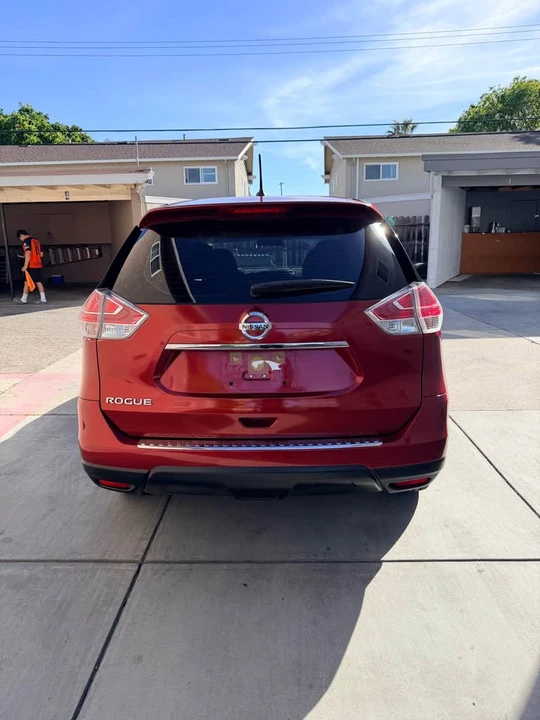 2016 Nissan Rogue - Image 4 of 10