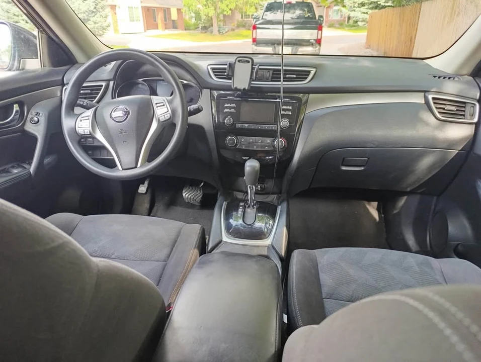 2016 Nissan Rogue - Image 5 of 5