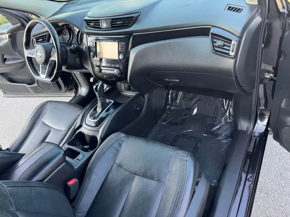 2016 Nissan Rogue - Image 12 of 14