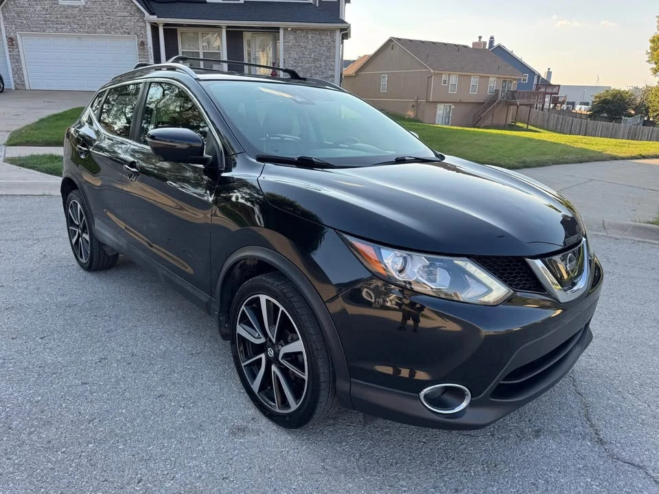 2016 Nissan Rogue - Image 3 of 14
