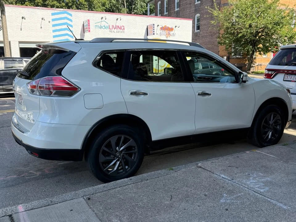 2016 Nissan Rogue - Image 2 of 5