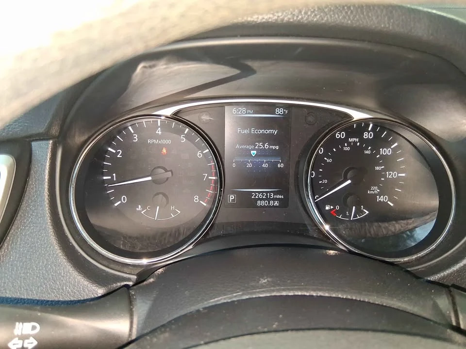 2016 Nissan Rogue - Image 3 of 6