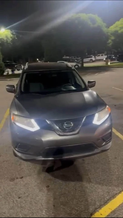 2016 Nissan Rogue - Image 3 of 4