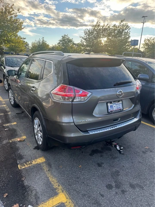 2016 Nissan Rogue - Image 2 of 4