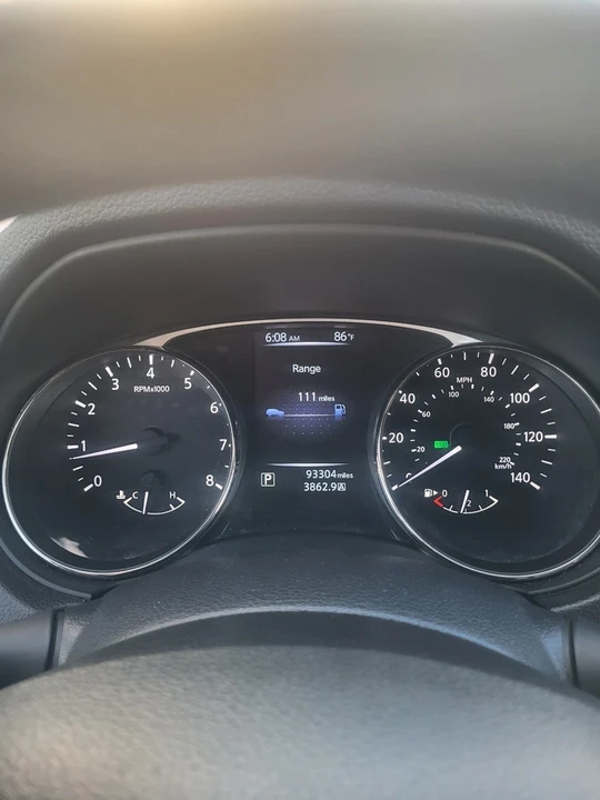 2016 Nissan Rogue - Image 15 of 19