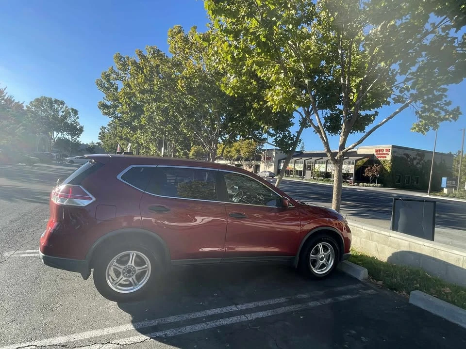 2016 Nissan Rogue - Image 5 of 13
