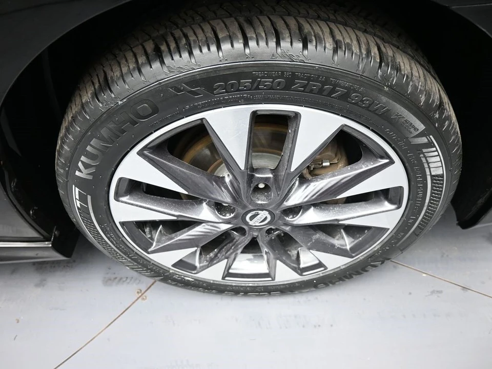 2016 Nissan Sentra 7th Gen - Image 13 of 21