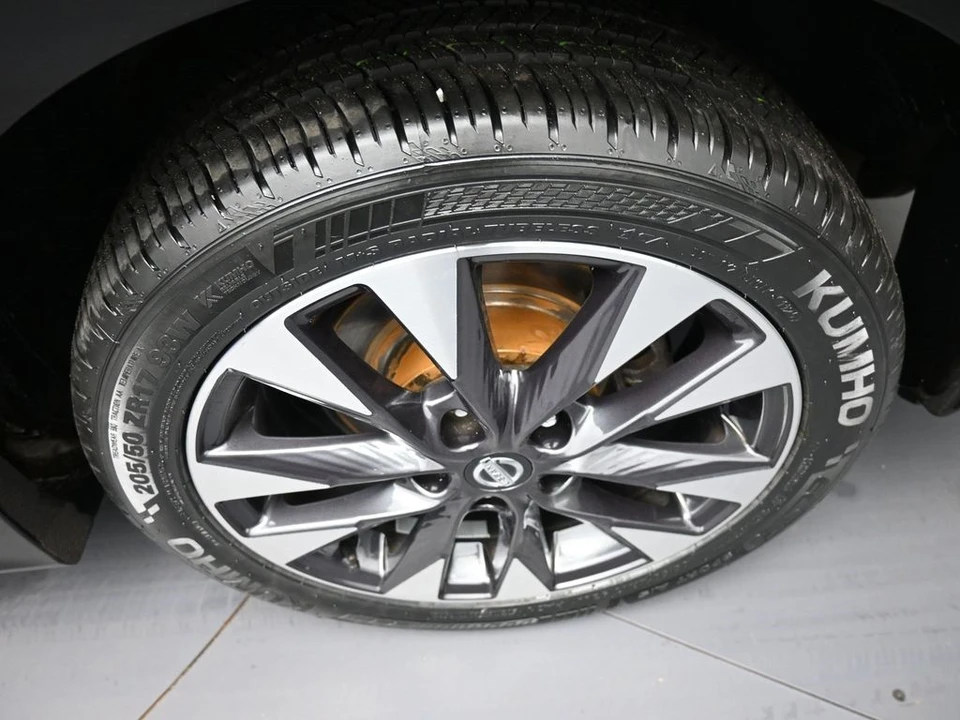 2016 Nissan Sentra 7th Gen - Image 15 of 21