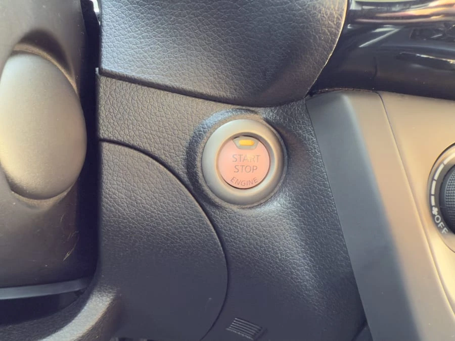 2016 Nissan Sentra 7th Gen - Image 14 of 31
