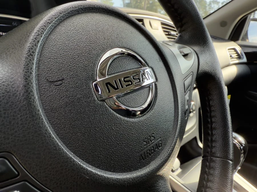 2016 Nissan Sentra 7th Gen - Image 13 of 31
