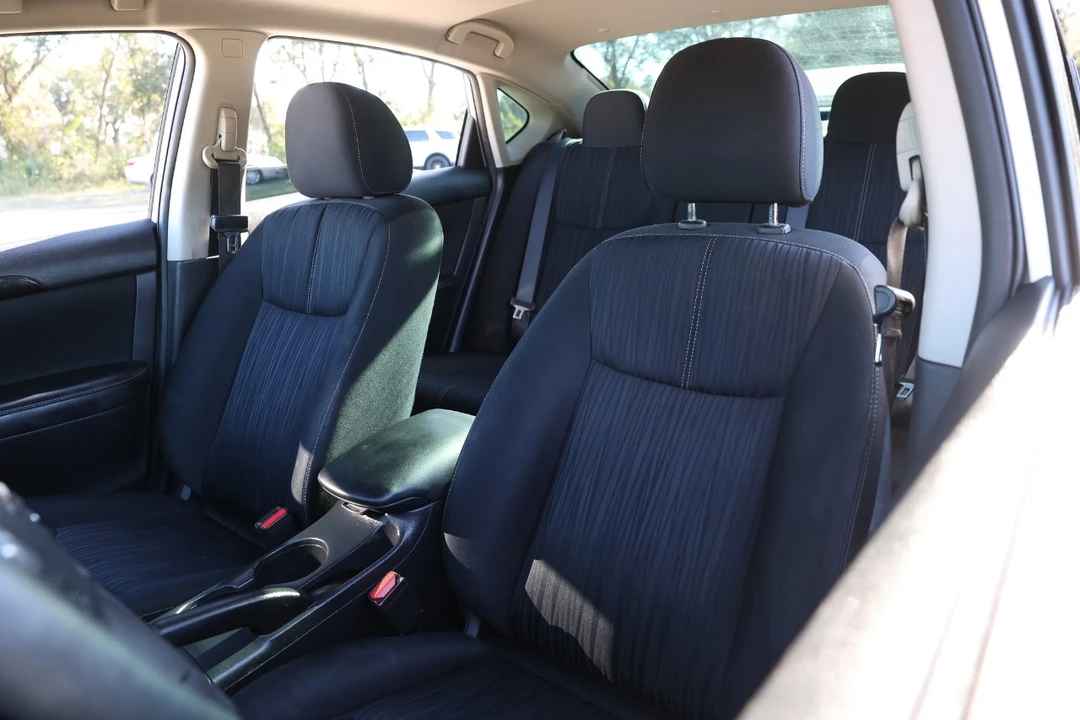 2016 Nissan Sentra 7th Gen - Image 6 of 12