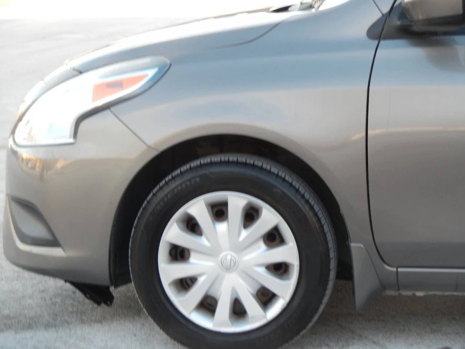 2016 Nissan Versa - Image 11 of 21