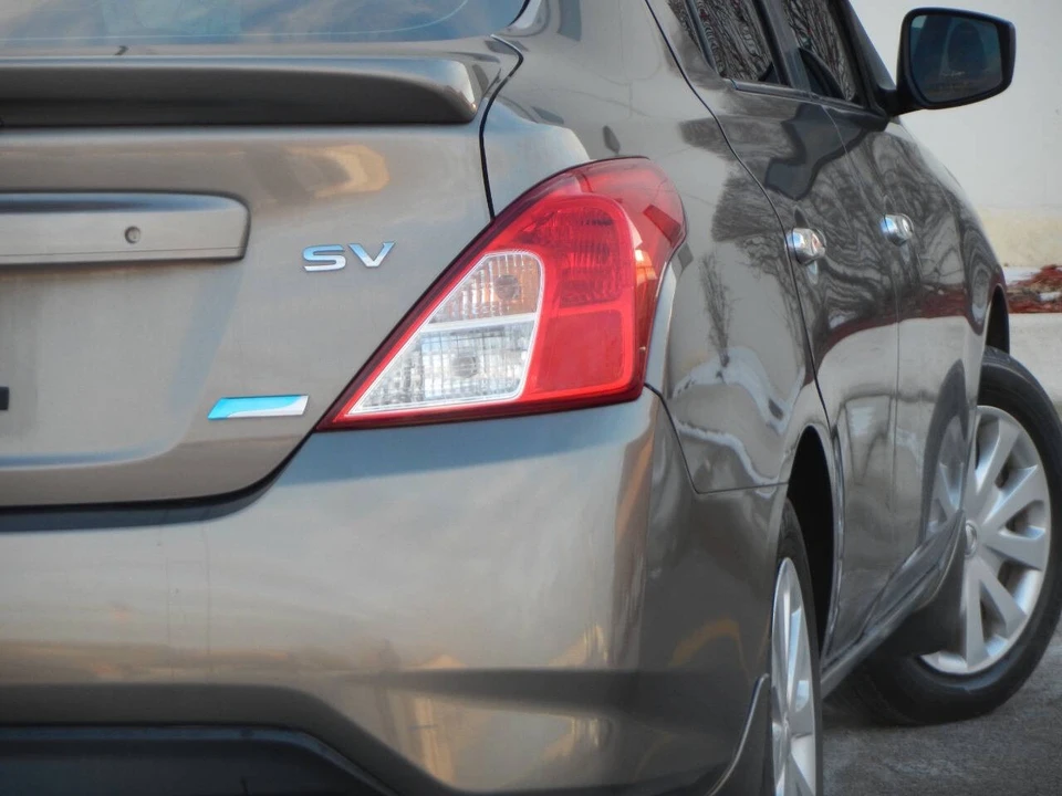 2016 Nissan Versa - Image 16 of 21