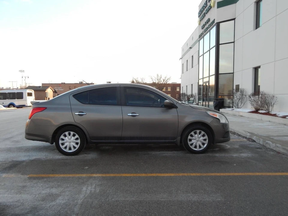 2016 Nissan Versa - Image 19 of 21