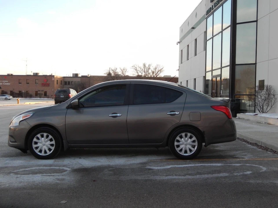 2016 Nissan Versa - Image 9 of 12
