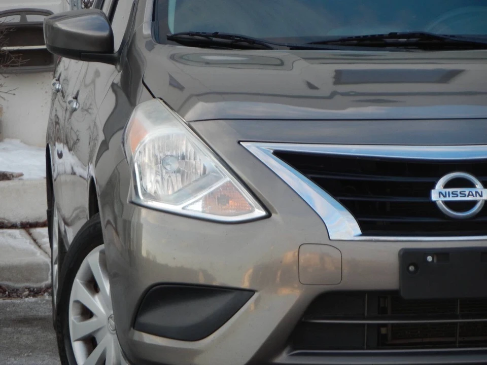 2016 Nissan Versa - Image 5 of 12