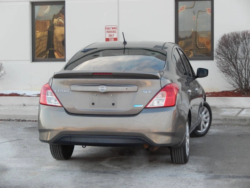 2016 Nissan Versa - Image 15 of 21