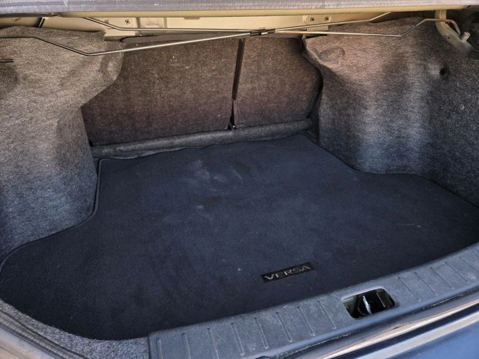2016 Nissan Versa - Image 9 of 18
