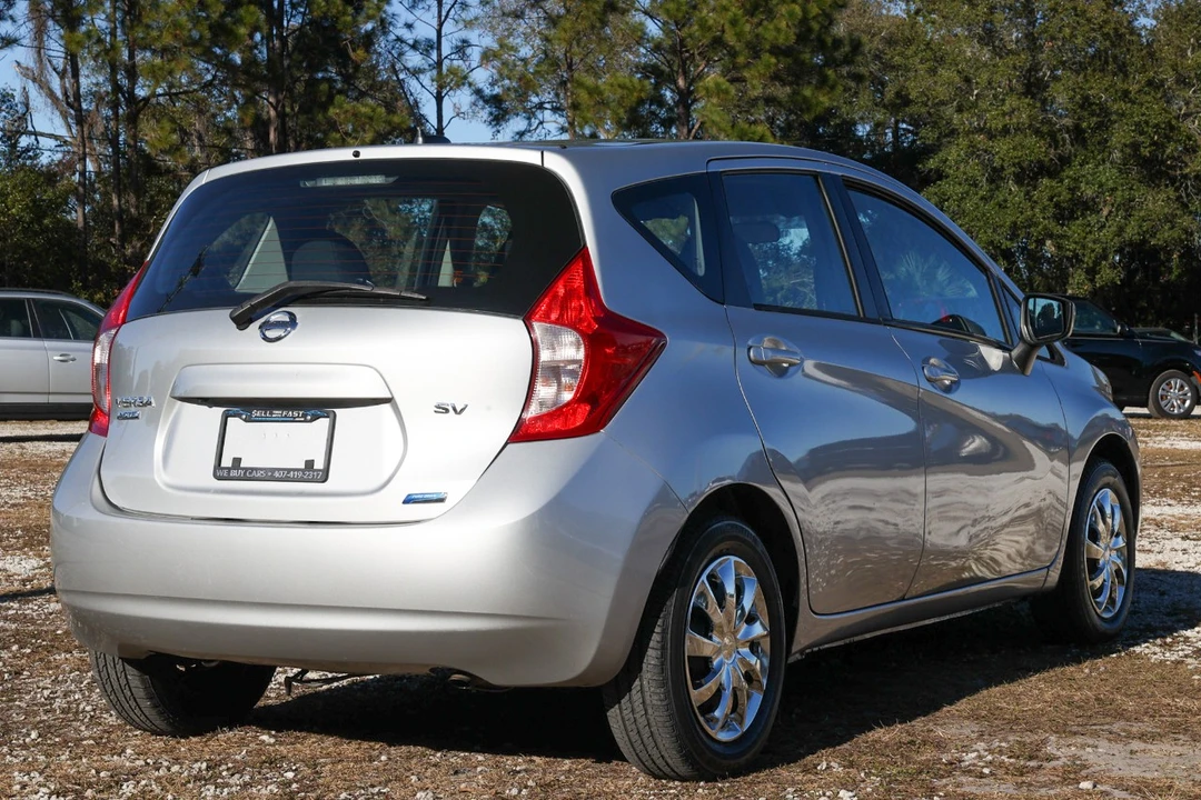 2016 Nissan Versa - Image 11 of 12