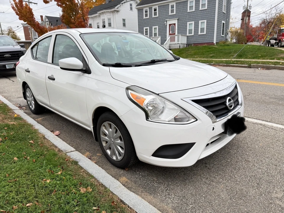 2016 Nissan Versa - Image 2 of 8