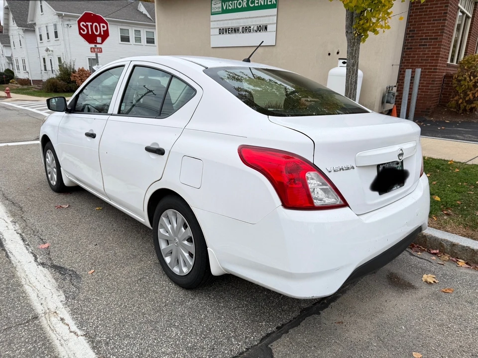 2016 Nissan Versa - Image 4 of 8