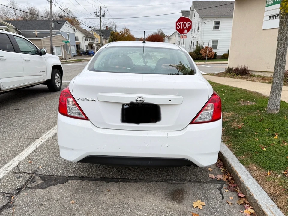 2016 Nissan Versa - Image 6 of 8