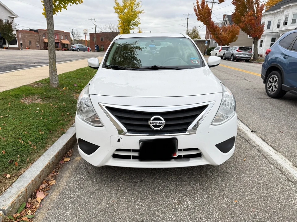 2016 Nissan Versa - Image 5 of 8